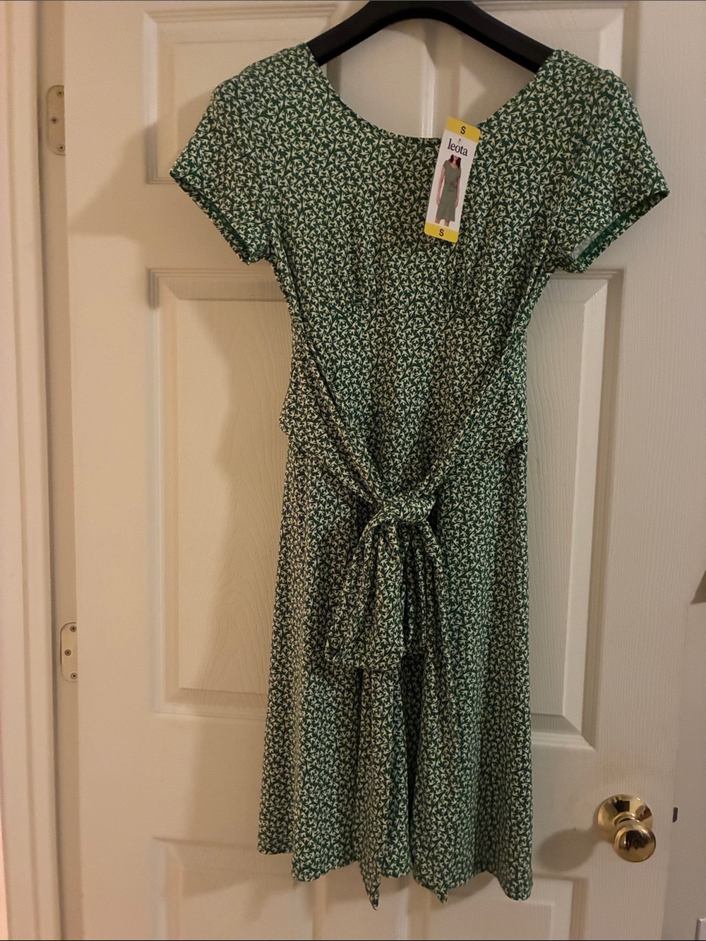 Leota Green Floral Tie-Waist Women’s Dress New with Tag